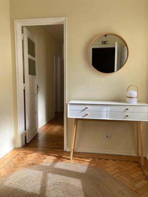 Apartamento Bem Localizado Para Familias & Amigos Lejlighed Lisboa Eksteriør billede