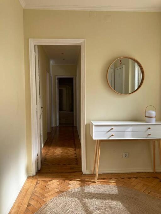 Apartamento Bem Localizado Para Familias & Amigos Lejlighed Lisboa Eksteriør billede