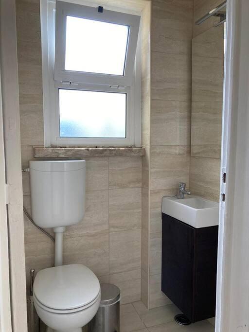 Apartamento Bem Localizado Para Familias & Amigos Lejlighed Lisboa Eksteriør billede